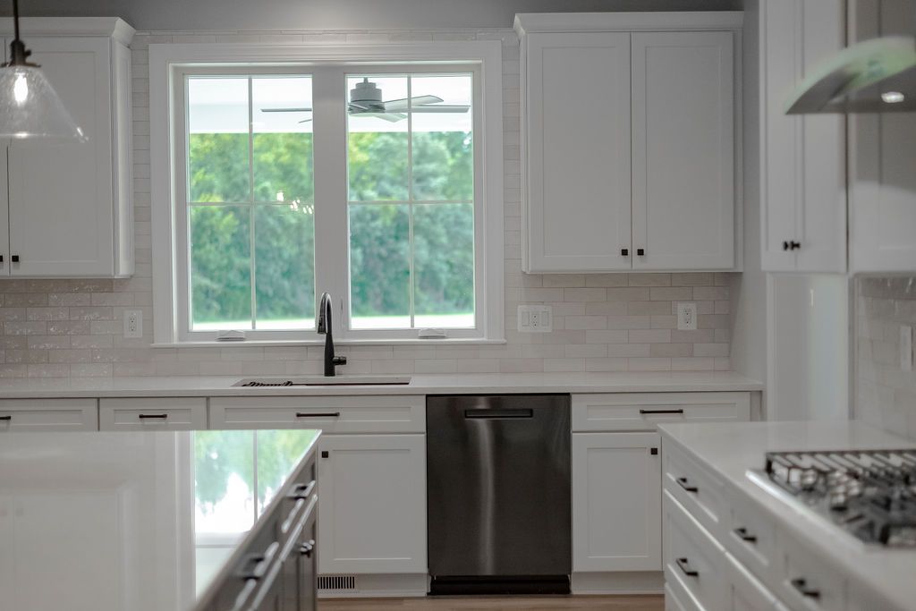 Julia's Knoll Farmhouse by Shady Lane Construction, gallery photo 8