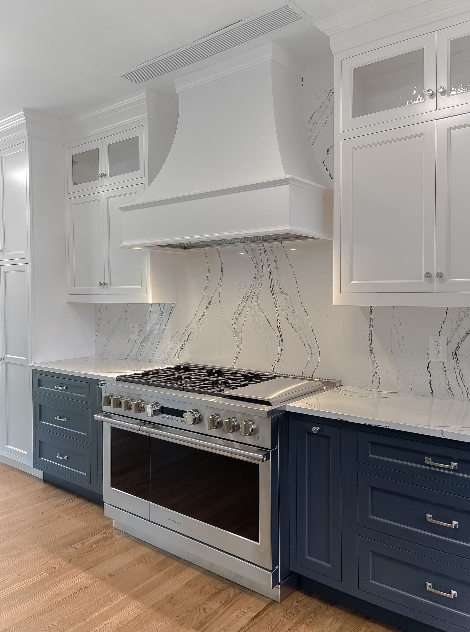 Mill Creek Luxury Kitchen by Shady Lane Construction, gallery photo 3